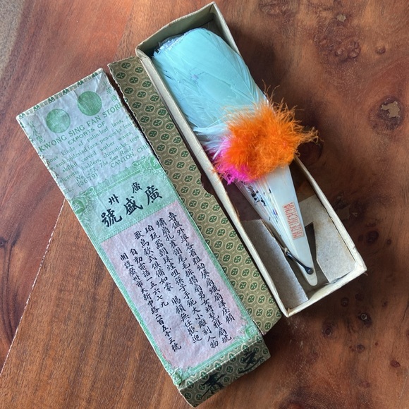 Vintage Chinese feather fan hand painted beautiful artwork kwong sing fan store - Picture 15 of 15